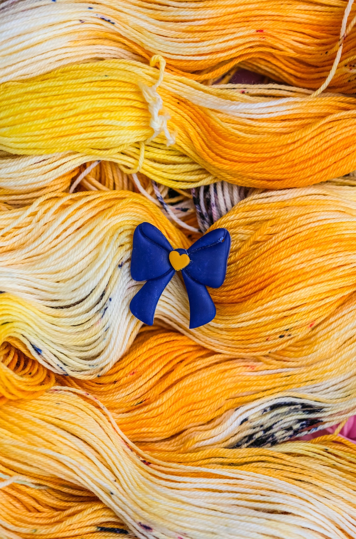 Venus Bow Stitch Marker